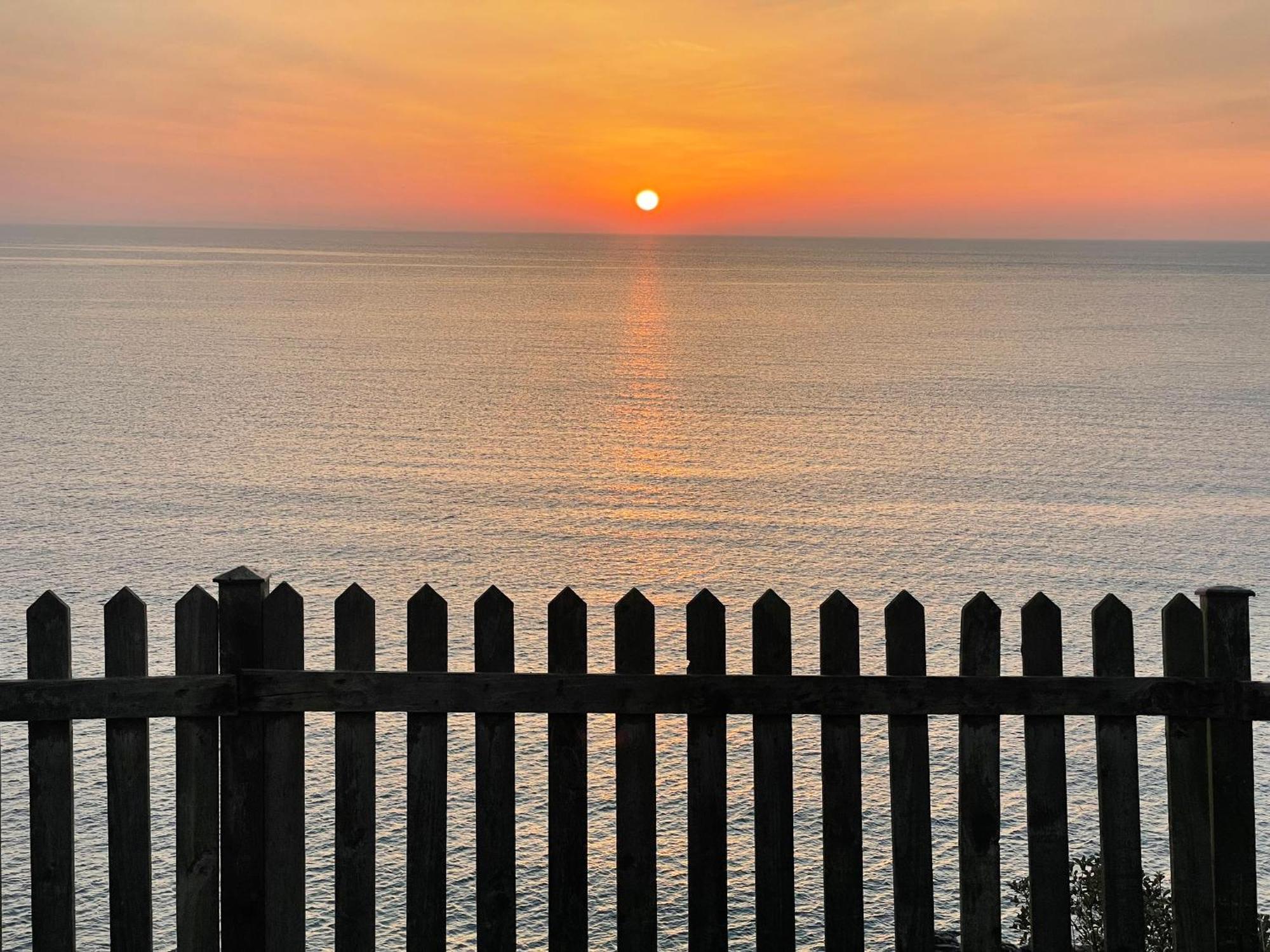 Rocklea Seaside Cottage Newcastle  Kültér fotó
